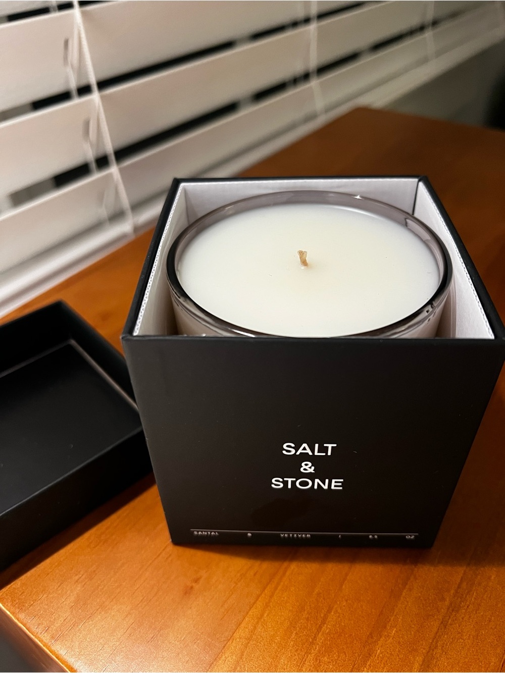 Salt & Stone Candle - Santal & Vetiver